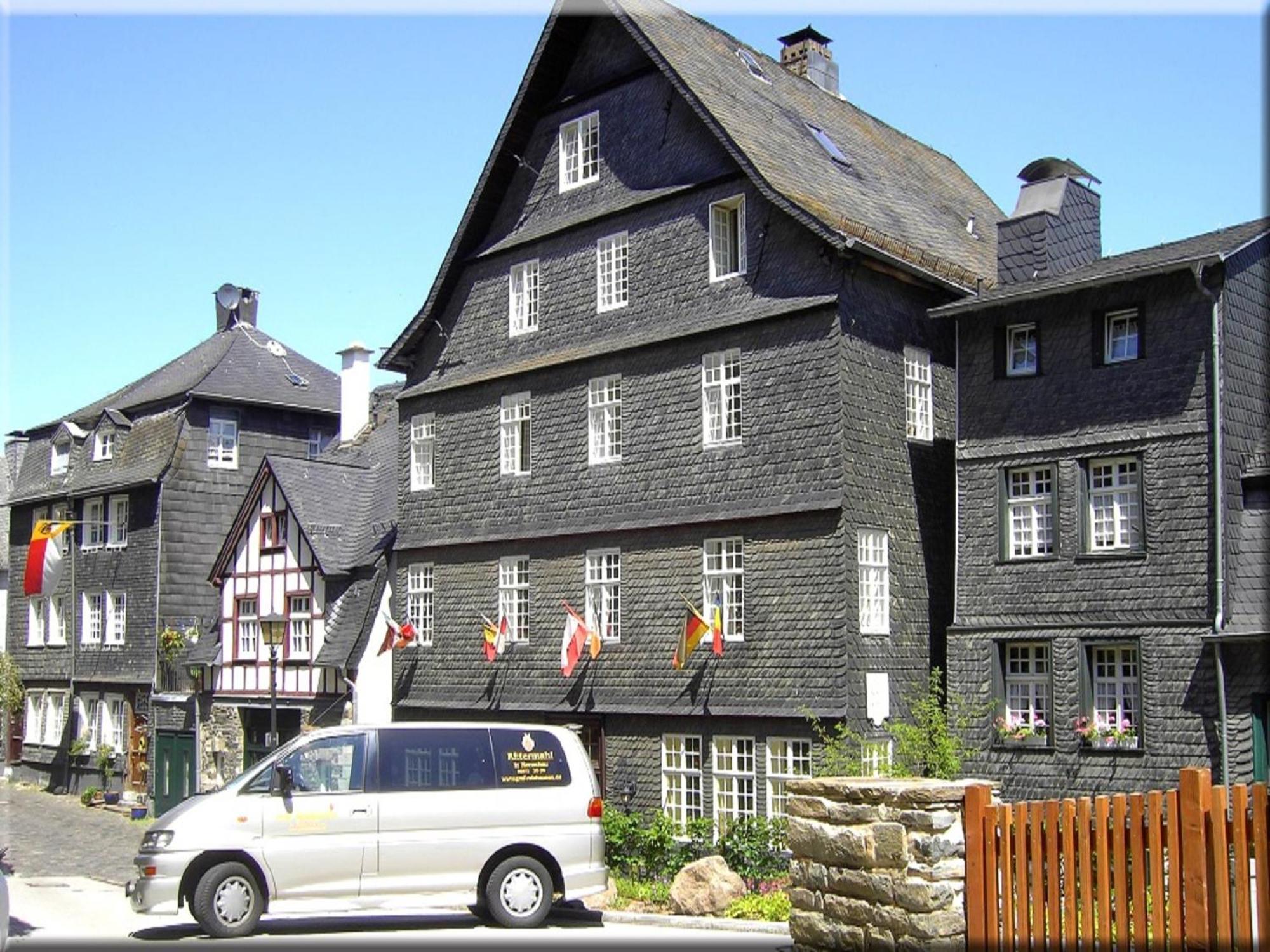 Hotel Graf Rolshausen Моншау Екстериор снимка