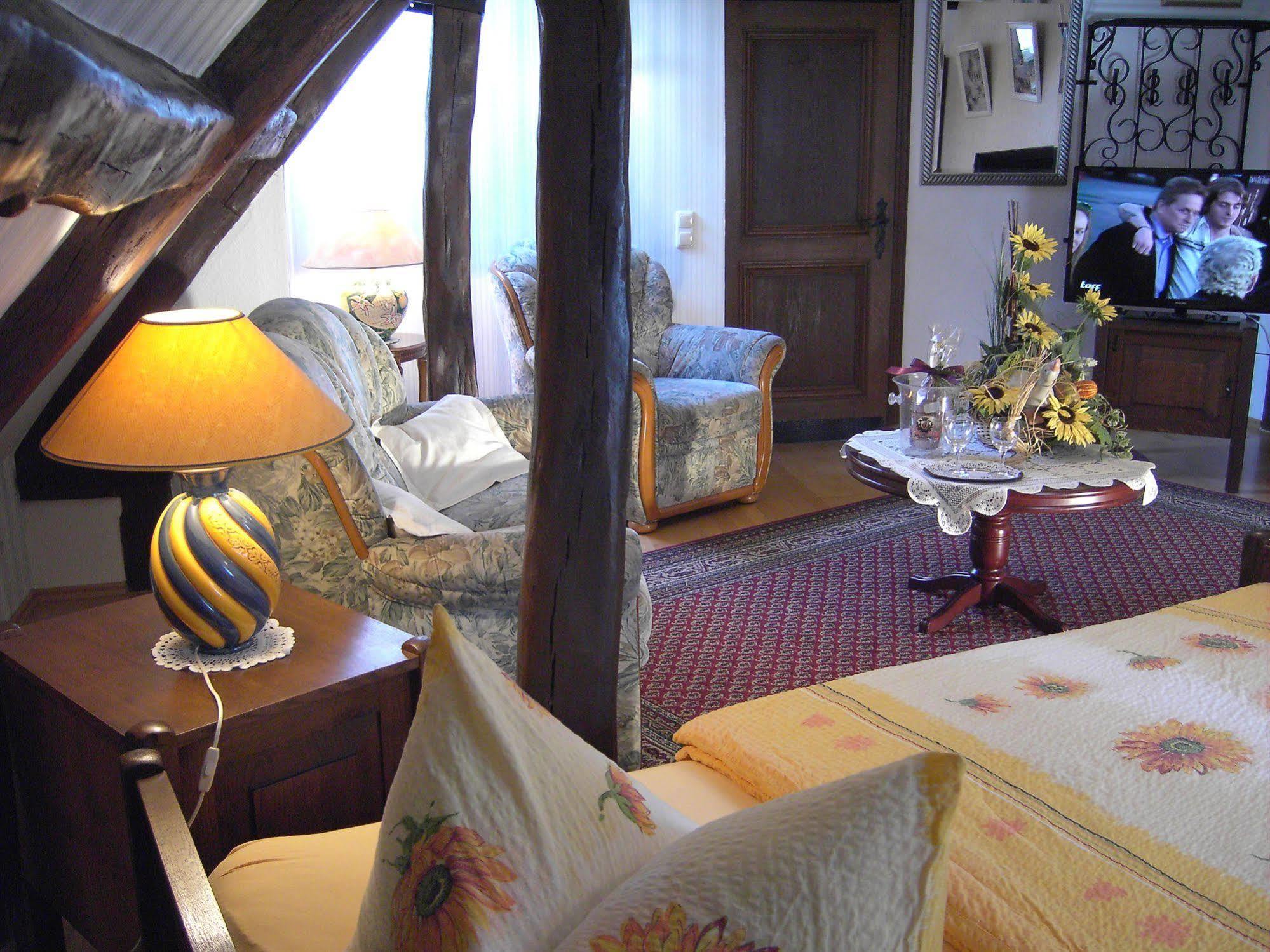 Hotel Graf Rolshausen Моншау Екстериор снимка