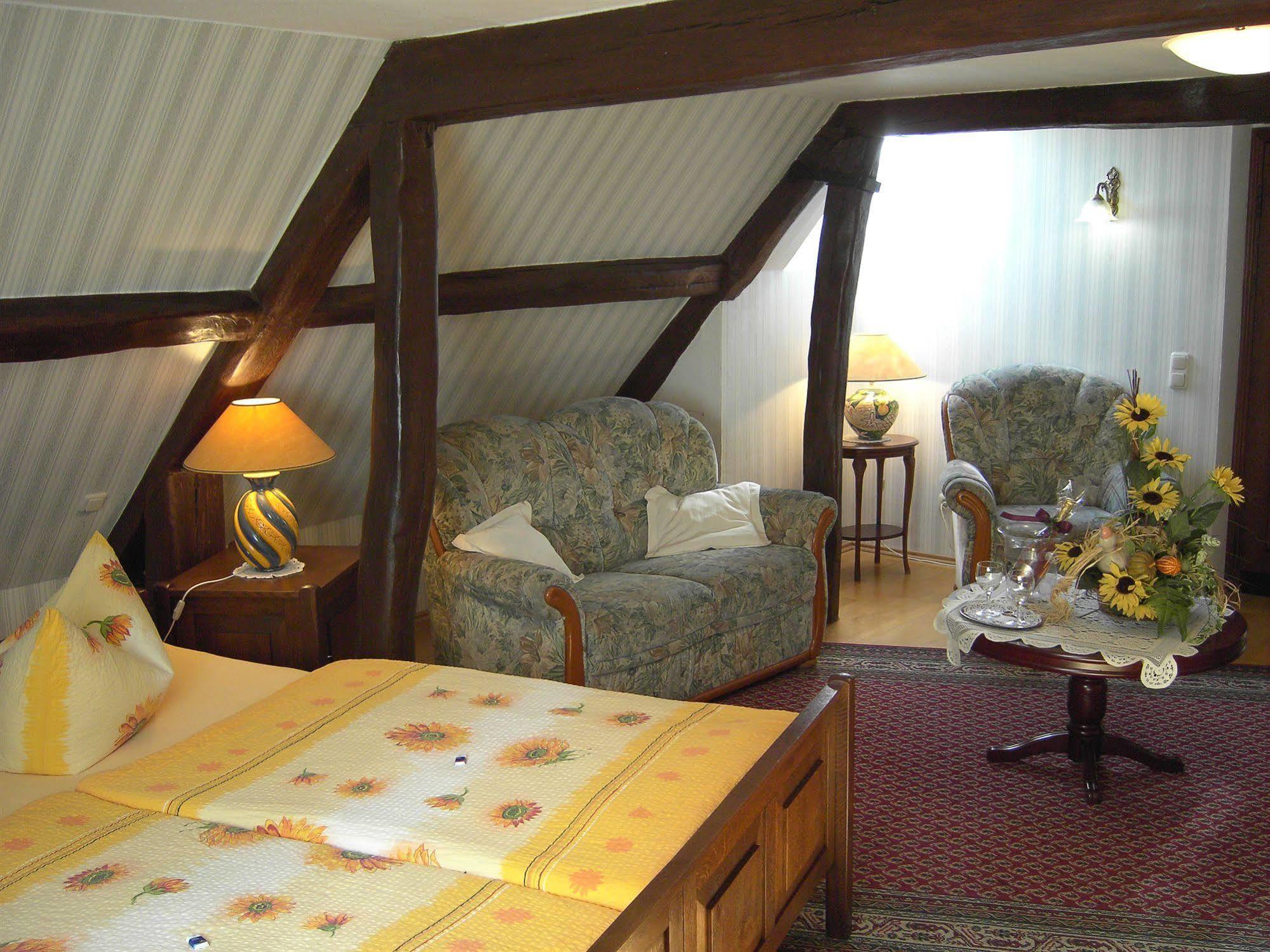 Hotel Graf Rolshausen Моншау Екстериор снимка